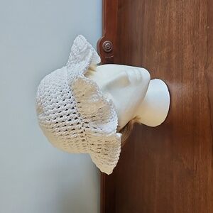 Women's White Ventilated Handmade Cotton Hat 24" Circumference